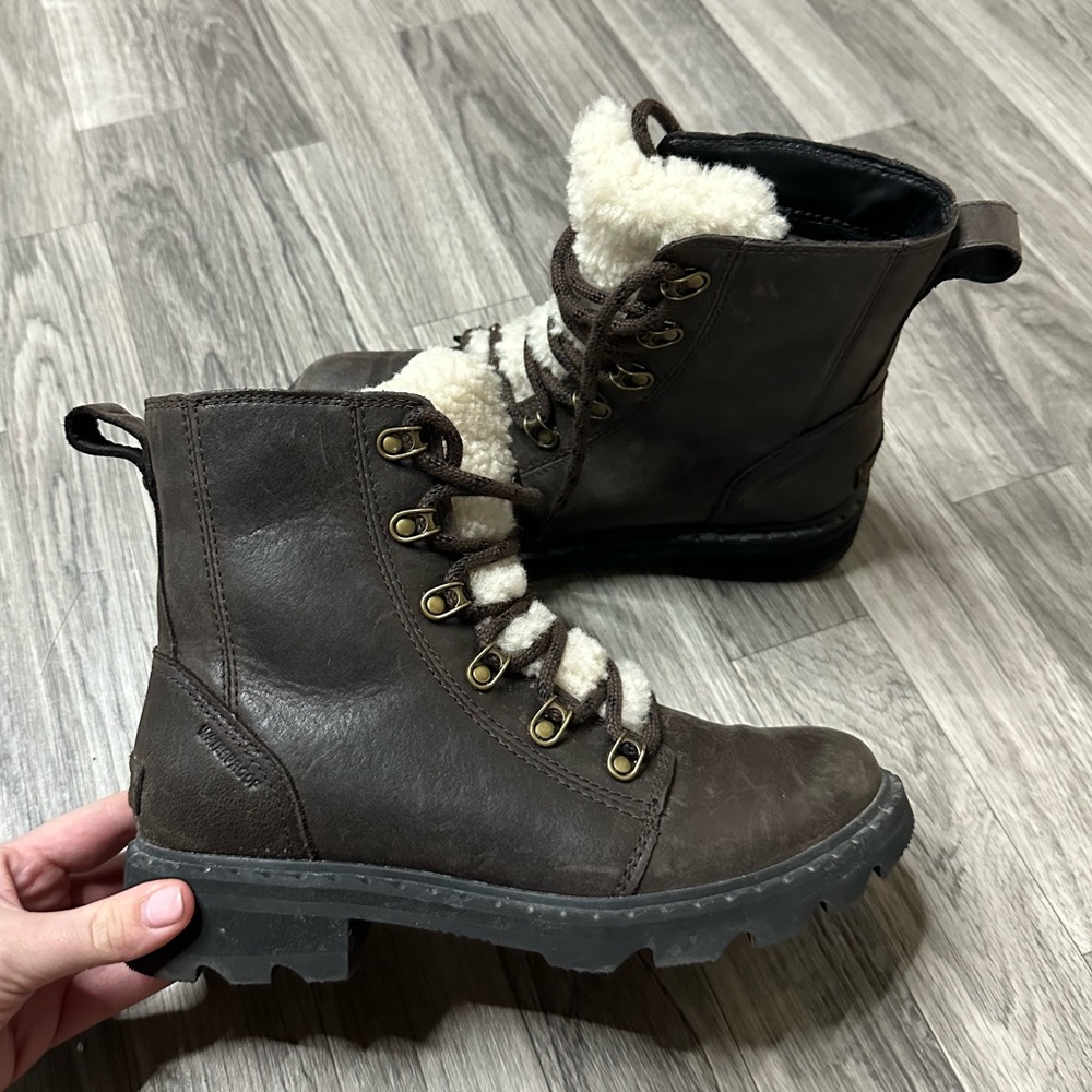 Sorel Lennox Lace Cozy Boot Lug Sole Blackened Brown 7